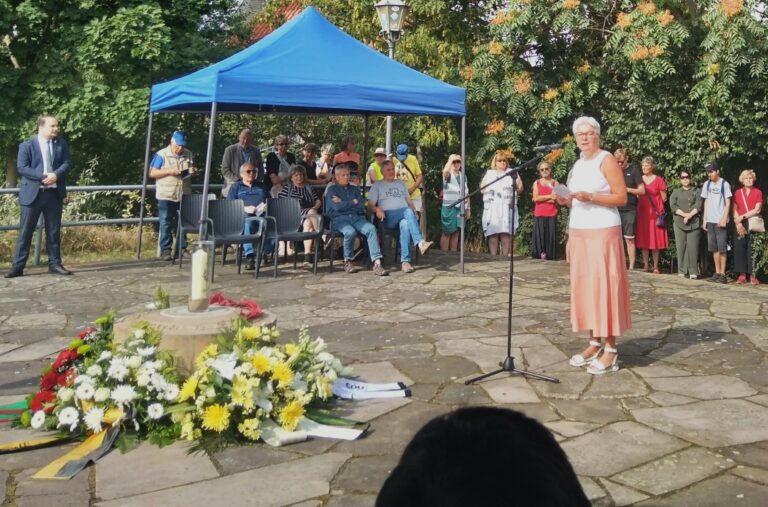 1_Gedenkworte Bürgermeisterin Regina-Dolores Stieler-Hinz_Foto Doris Döring, DJG